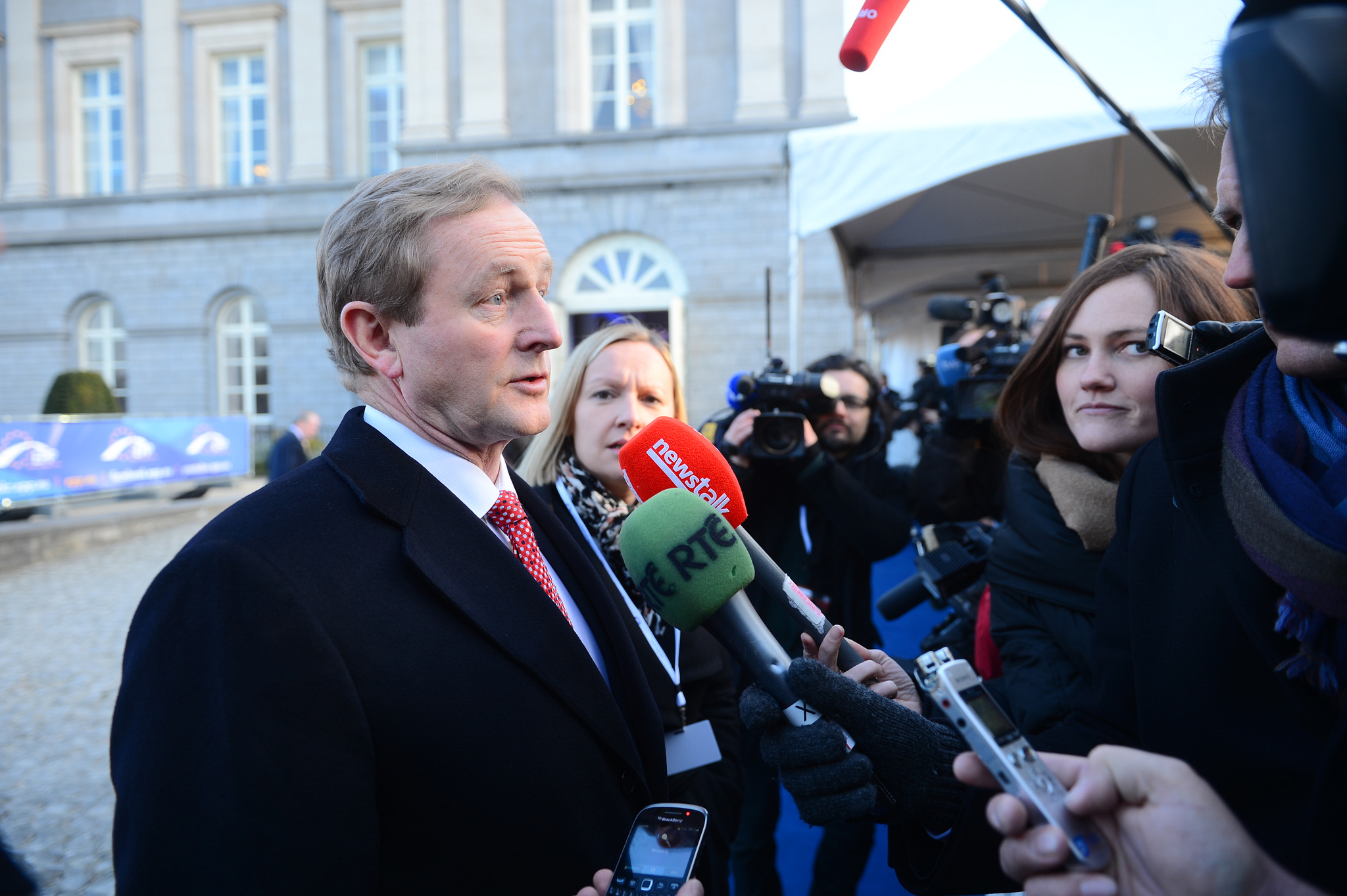 Kenny announces referendum to allow Irish citizens abroad to vote in presidential elections