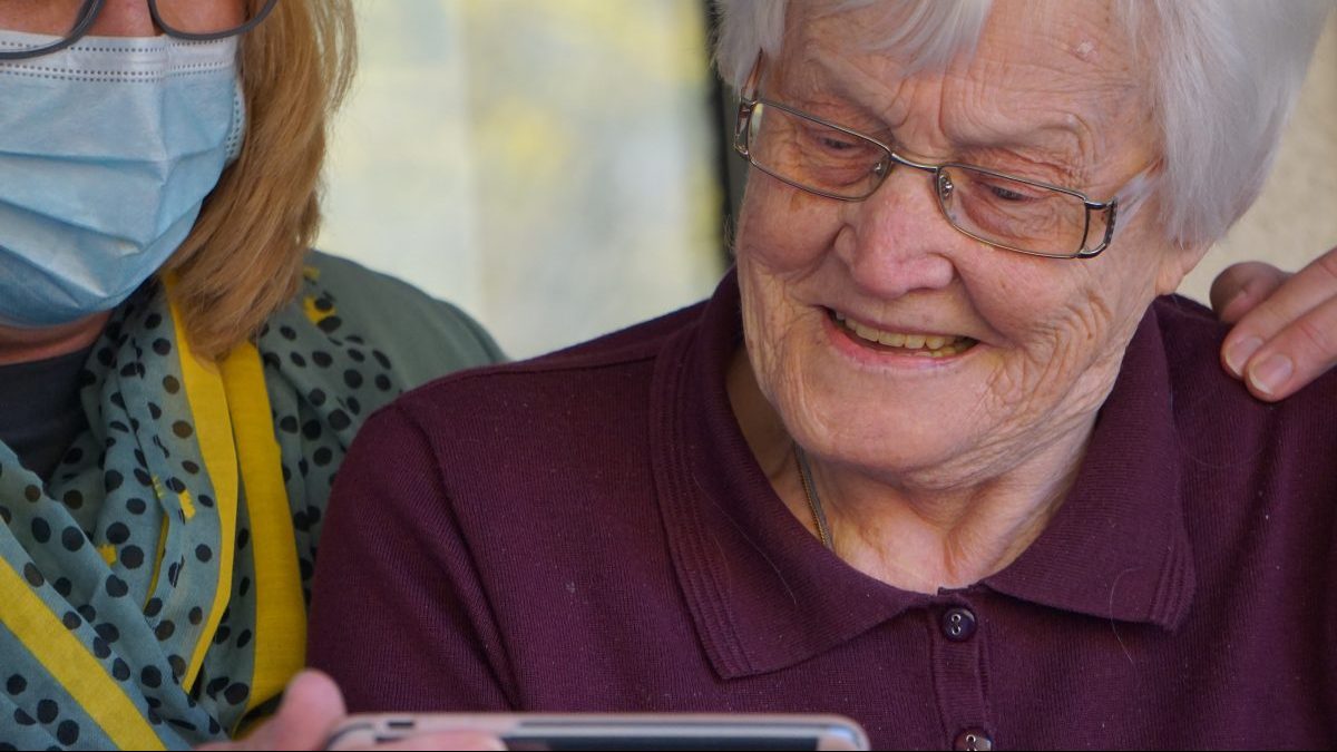 Agency offering short training course to fill nursing home vacancies