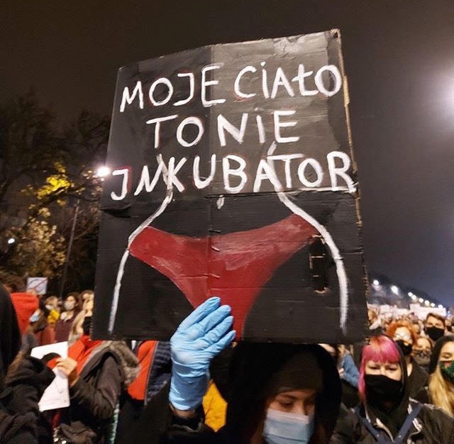 Why women in Poland are furious: following the #WomenProtest on social media